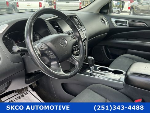 Used 2019 Nissan Pathfinder SV FWD image 18