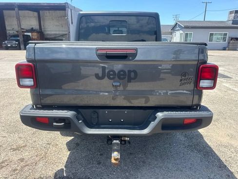 Used 2023 Jeep Gladiator Sport AWD/4WD image 6