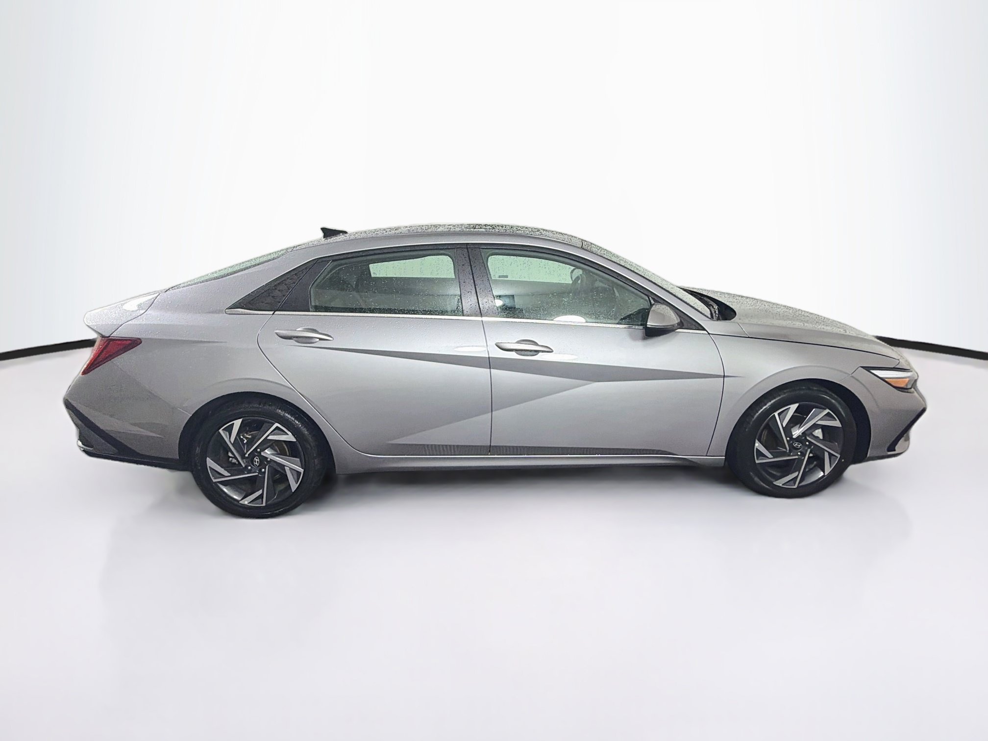 Used 2025 Hyundai Elantra Limited FWD image 10