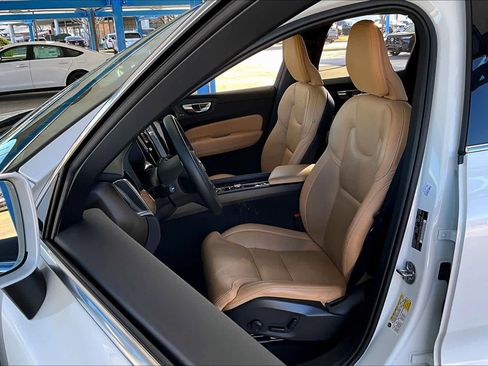 Used 2023 Volvo XC60 B6 Ultimate image 7