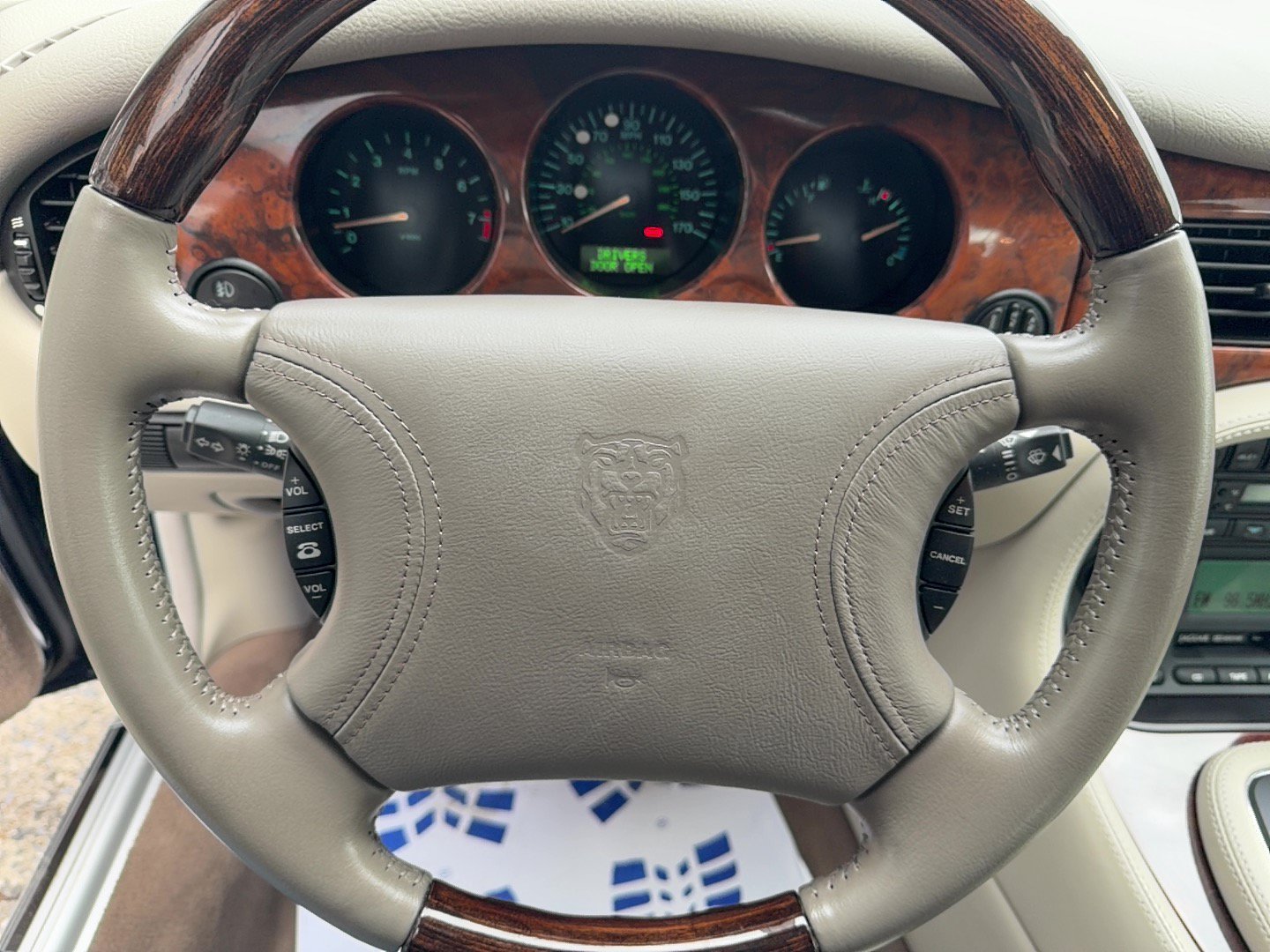 Used 2000 Jaguar XJ RWD image 14