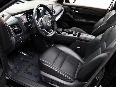 Used 2022 Nissan Rogue SV w/ SV Premium Package image 10