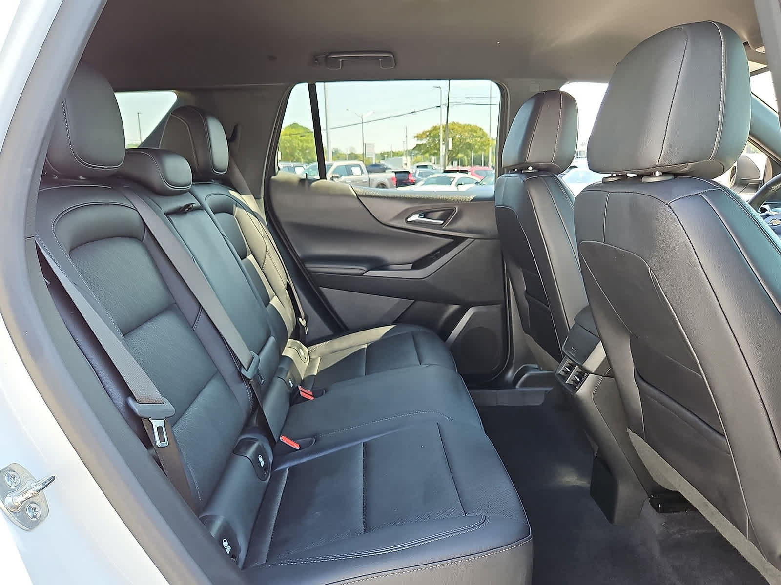 Used 2025 Chevrolet Equinox LT w/ Convenience Package II FWD image 32
