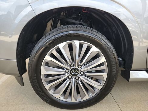 Used 2025 INFINITI QX80 Sensory AWD/4WD image 34