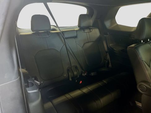 Used 2025 Honda Pilot TrailSport image 28