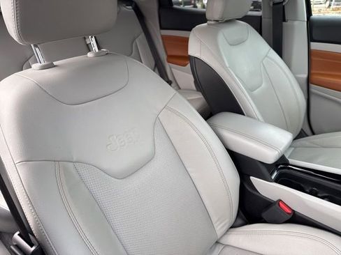 Used 2022 Jeep Compass Limited image 24