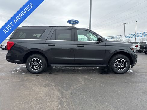 Used 2024 Ford Expedition Max XLT image 4