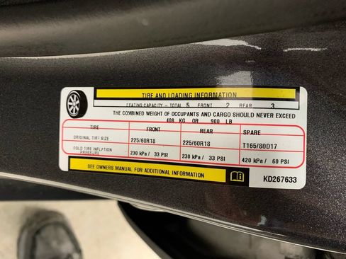 Used 2019 Jeep Cherokee Limited w/ Technology Group AWD/4WD image 18