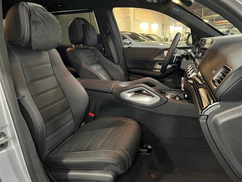 New 2026 Mercedes-Benz GLS 580 4MATIC image 12