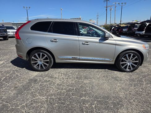 Used 2015 Volvo XC60 T5 Premier w/ Proximity Package image 8