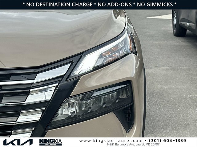 Used 2025 Nissan Rogue SV AWD/4WD image 28