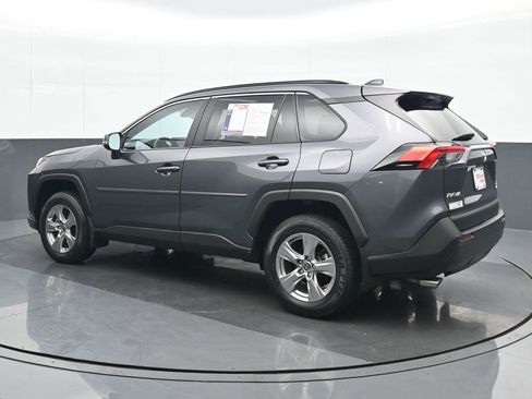 Used 2022 Toyota RAV4 XLE w/ Convenience Package image 4