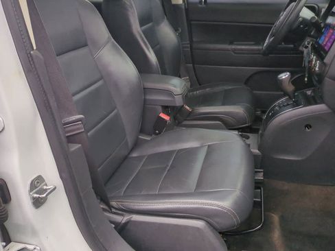 Used 2016 Jeep Patriot High Altitude image 22