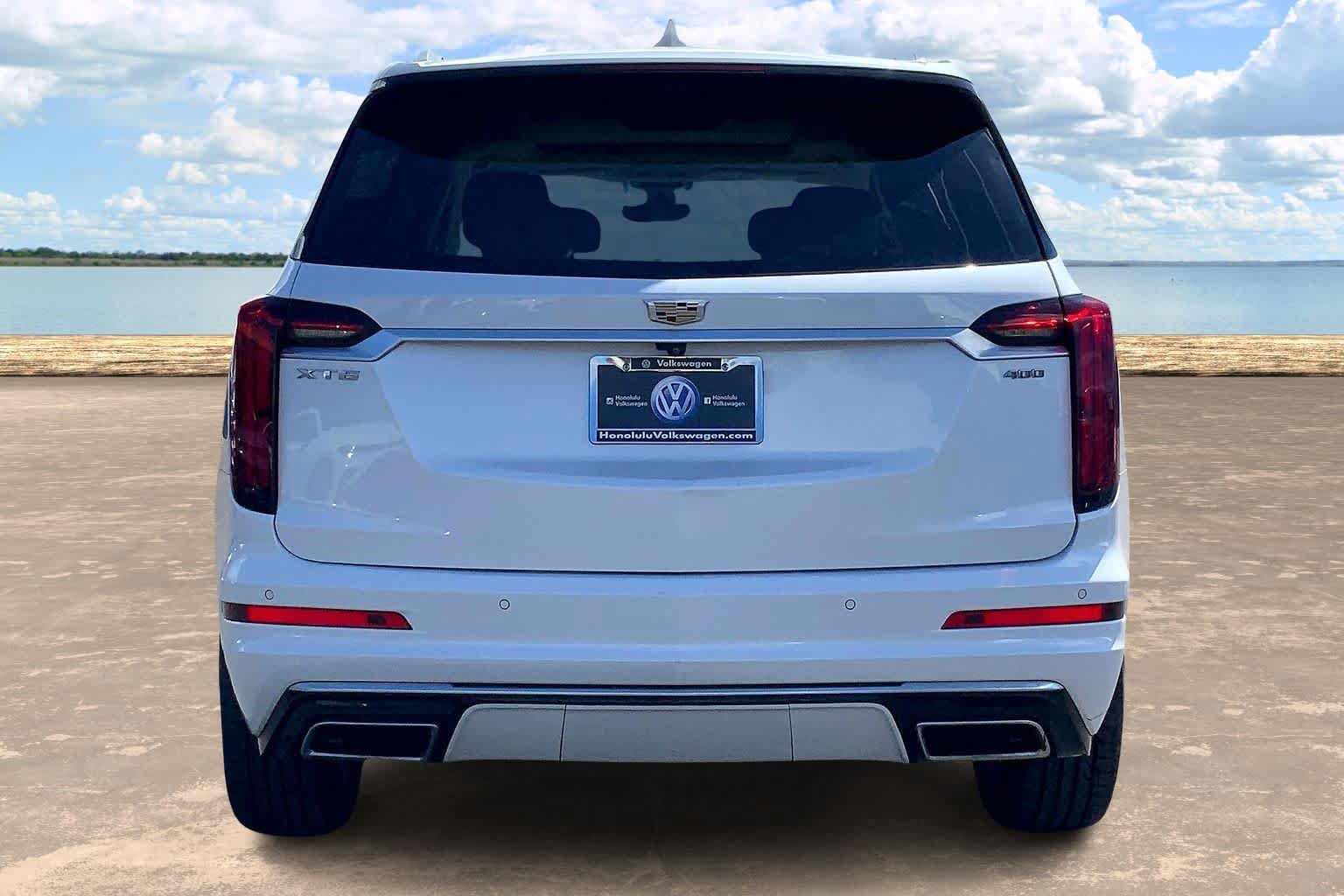 Used 2023 Cadillac XT6 Premium Luxury w/ Technology Package FWD image 5