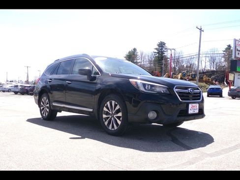 Used 2019 Subaru Outback 2.5i Touring AWD/4WD image 2