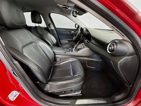 Used 2019 Alfa Romeo Giulia w/ Nero Edizione RWD image 7