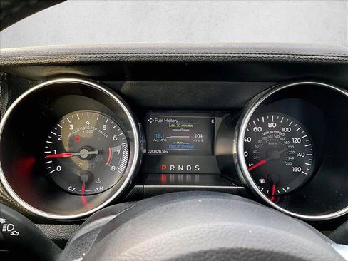 Used 2018 Ford Mustang Coupe RWD image 20