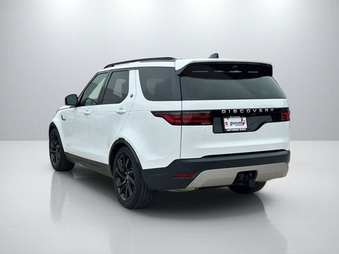 Used 2025 Land Rover Discovery S image 7