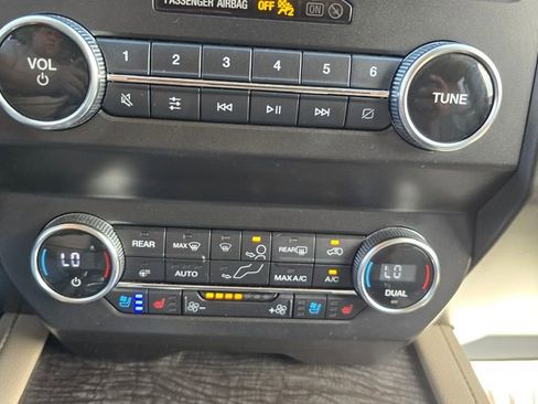 Used 2019 Ford Expedition Limited w/ Equipment Group 302A AWD/4WD image 28