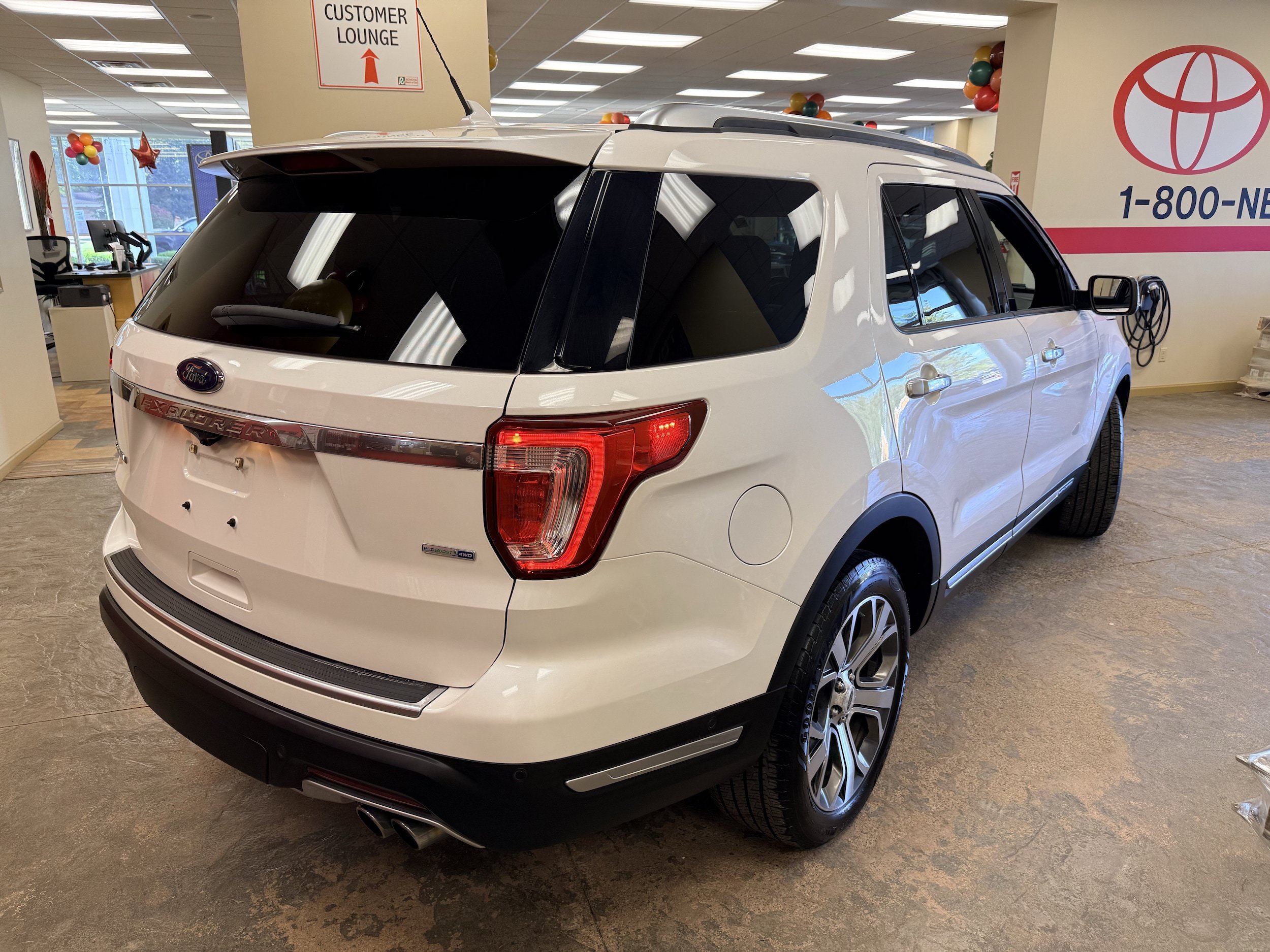 Used 2018 Ford Explorer Platinum AWD/4WD image 42