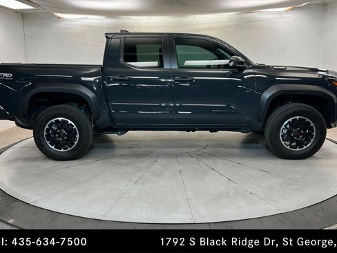Used 2025 Toyota Tacoma TRD Off-Road w/ TRD Off Road Premium Package AWD/4WD image 6