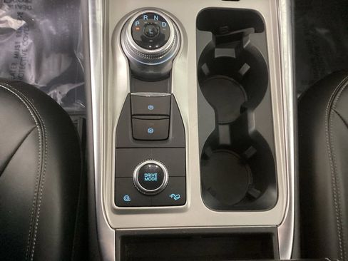 Used 2023 Ford Explorer XLT w/ Equipment Group 202A image 30