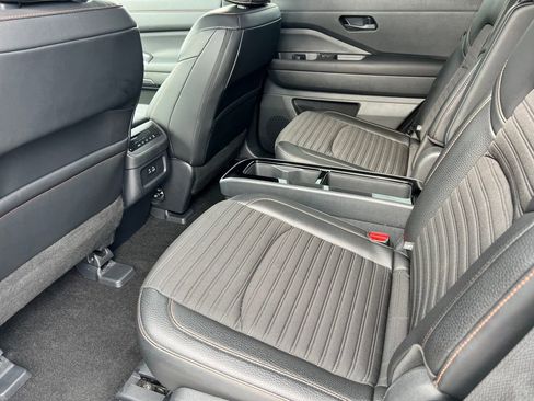 Used 2024 Nissan Pathfinder Rock Creek image 12