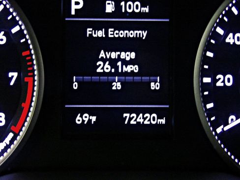 Used 2020 Hyundai Elantra SEL image 14