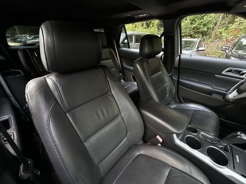 Used 2014 Ford Explorer XLT w/ Equipment Group 202A image 35
