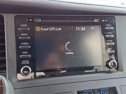 Used 2020 Toyota Sienna image 13