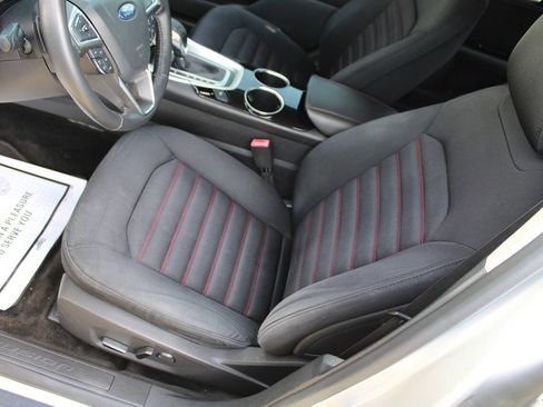 Used 2013 Ford Fusion SE image 16