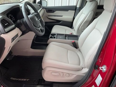 New 2026 Honda Odyssey EX-L image 4