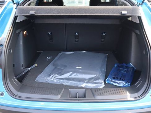 New 2026 Chevrolet Trax LT w/ LT Convenience Package FWD image 18