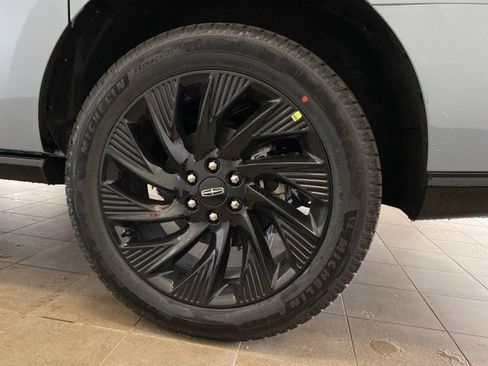 New 2025 Lincoln Navigator L Reserve w/ Jet Appearance Package image 28