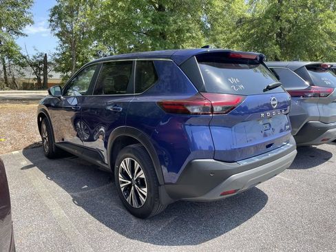 Used 2023 Nissan Rogue SV FWD image 4
