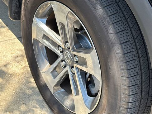 Used 2025 Honda Pilot EX-L image 6