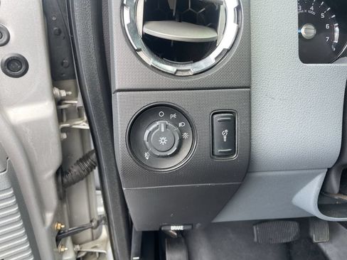 Used 2012 Ford F250 XLT w/ XLT Premium Pkg AWD/4WD image 18