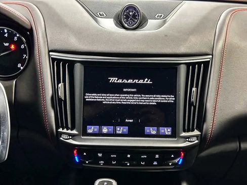 Used 2022 Maserati Levante Modena S AWD/4WD image 33
