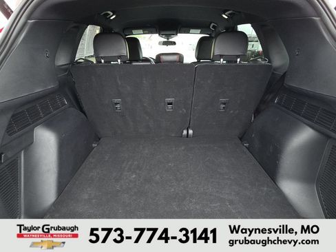 Used 2025 Ford Escape ST-Line Select AWD/4WD image 32