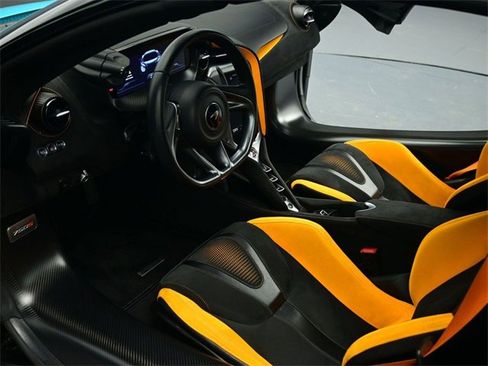 Used 2024 McLaren 750S Spider image 3