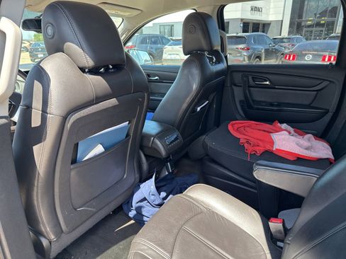 Used 2017 Chevrolet Traverse LT FWD image 30