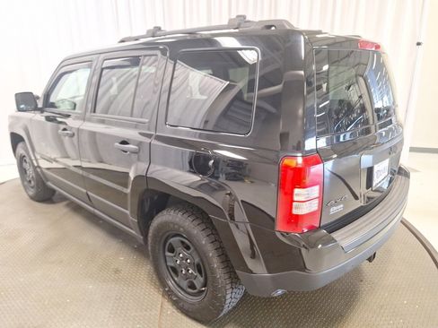 Used 2017 Jeep Patriot Sport image 19