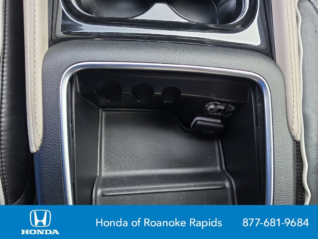 Used 2023 Chrysler Pacifica Limited FWD image 30