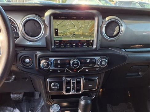 Used 2023 Jeep Gladiator Overland image 19