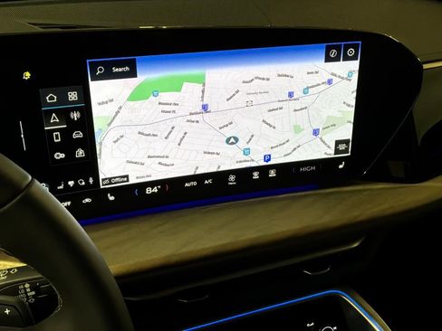 Used 2025 Audi Q5 Premium w/ Convenience Package image 3