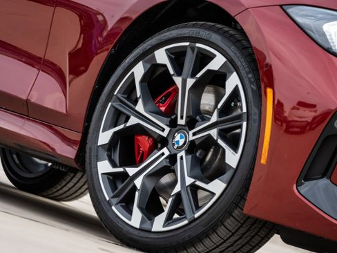 New 2026 BMW 330i Sedan w/ M Sport Package image 9