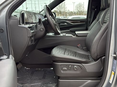 Certified 2024 Cadillac Escalade Premium Luxury Platinum AWD/4WD image 8