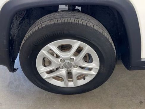 Used 2018 Jeep Compass Sport FWD image 11