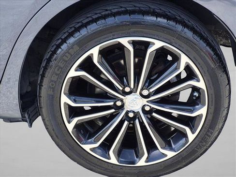 Used 2017 Toyota Corolla SE FWD image 20