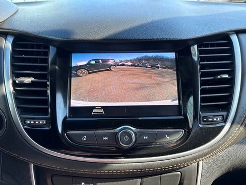 Used 2021 Chevrolet Trax LT w/ Premium Seat Package image 16